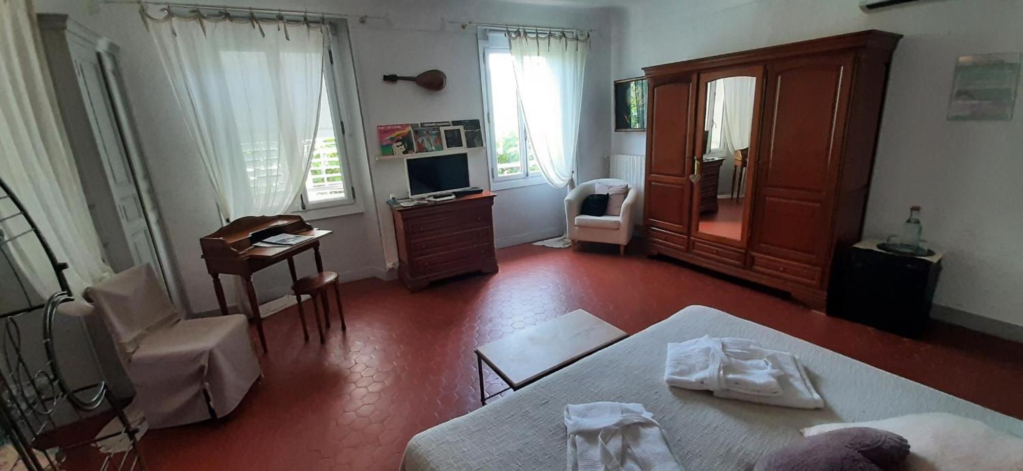 Bed And Breakfast La Grande Lauzade Le Luc Rum bild